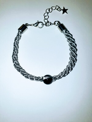Pulsera hilo gris plateado con mineral ónix Pulsera hilo gris plateado con mineral ónix