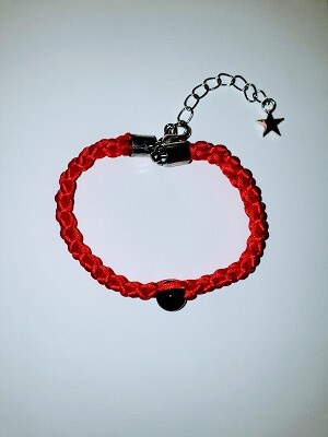 Pulsera hilo roja con mineral ónix Pulsera hilo roja con mineral ónix